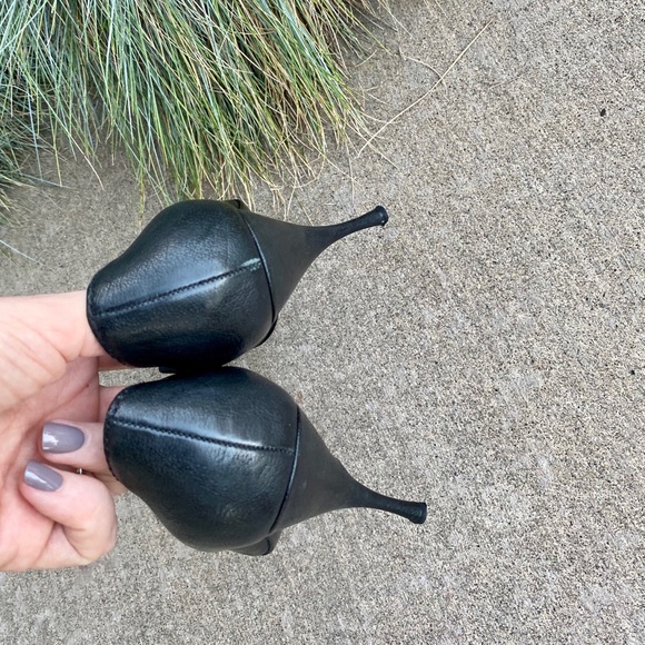 Miu Miu Bow Peep Toe Stiletto Heel Black Leather size EU 39 Matte Black - Picture 6 of 11